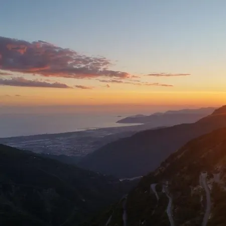 Rifugio Citta Di Massa ゲストハウス
